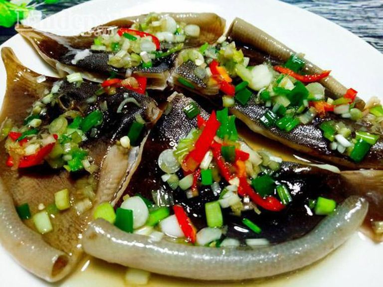 Cá Đuối Hấp Mỡ Hành