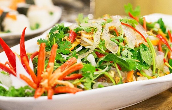 Cách làm gỏi sứa tôm thịt giòn sần sật ăn là mê