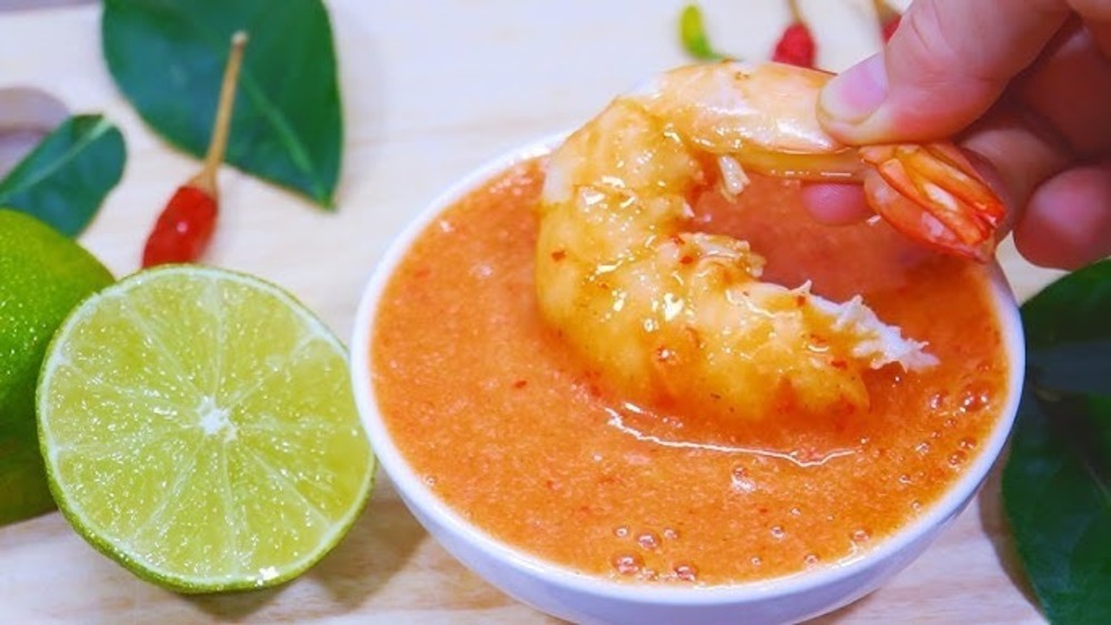 Muối ớt đỏ là một trong những nước chấm hải sản được ưa thích nhất