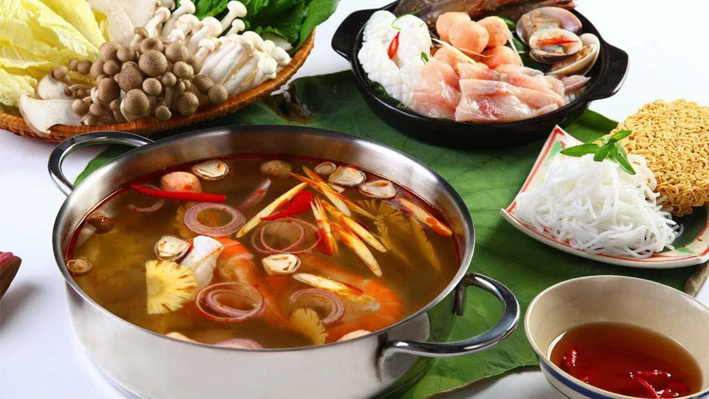 Bật mí cách nấu lẩu hải sản chua cay “bất bại”